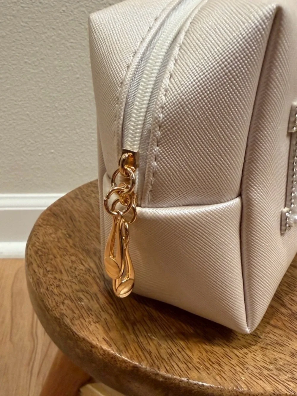 N/A chic cream